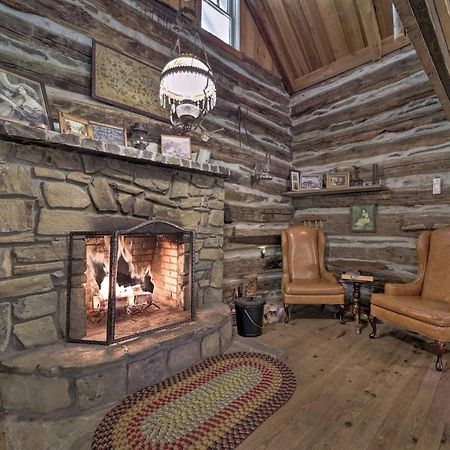 Historic Cabin Grill And Hiking Trail Access! Bryson City Buitenkant foto