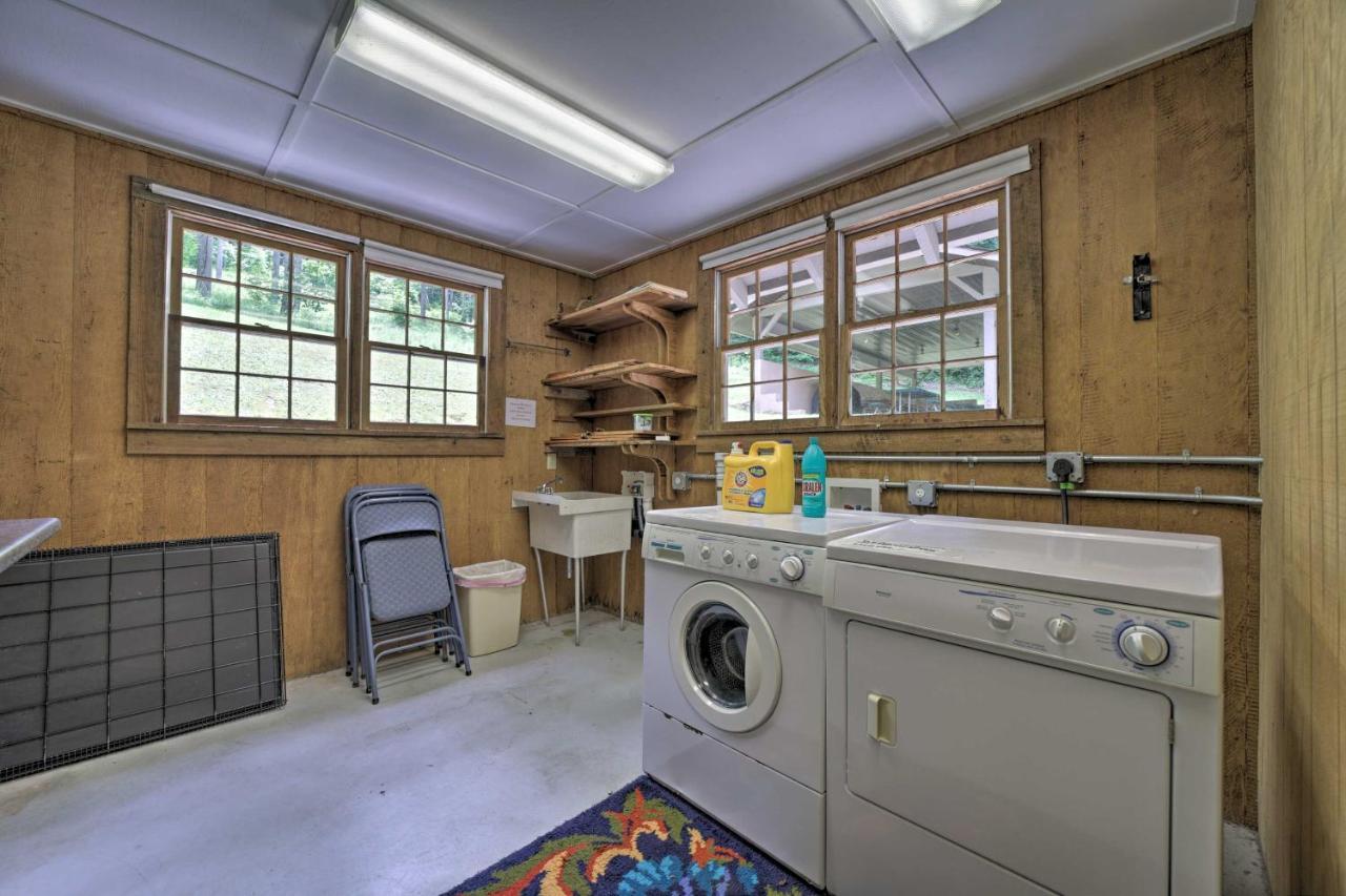 Historic Cabin Grill And Hiking Trail Access! Bryson City Buitenkant foto