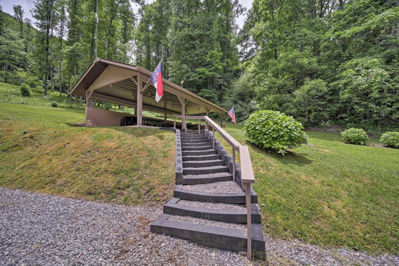 Historic Cabin Grill And Hiking Trail Access! Bryson City Buitenkant foto